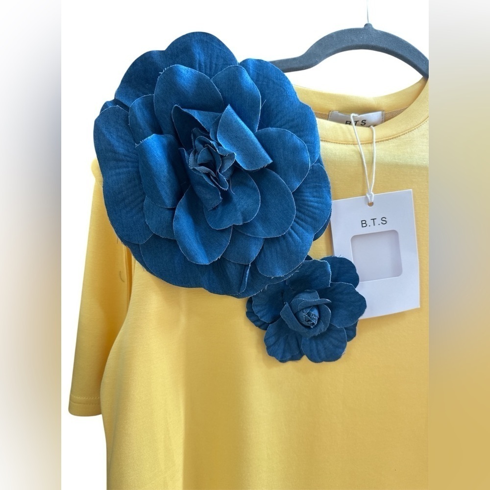 Unique yellow and denim blue big flower shirt top tee. New with tags